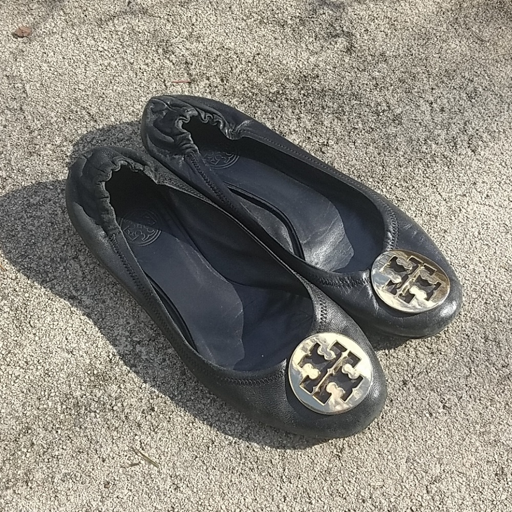 Black leather Tory Burch flats very used